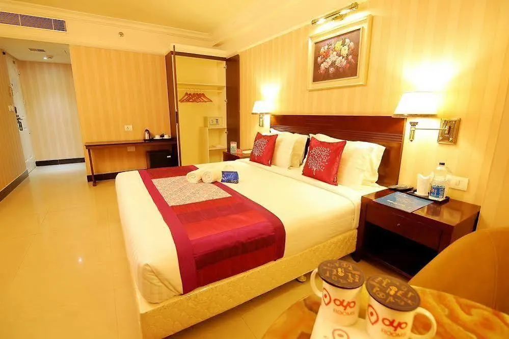 Oyo Premium Vytilla Bypass Hotel Kochi 3*,  India