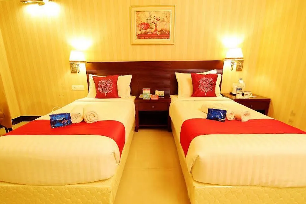 Oyo Premium Vytilla Bypass Hotel Kochi