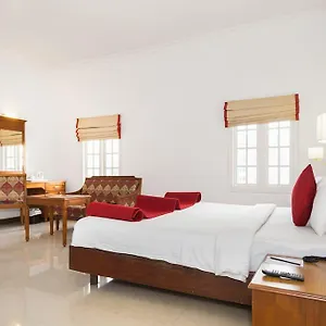 Hotel The Avenue Center